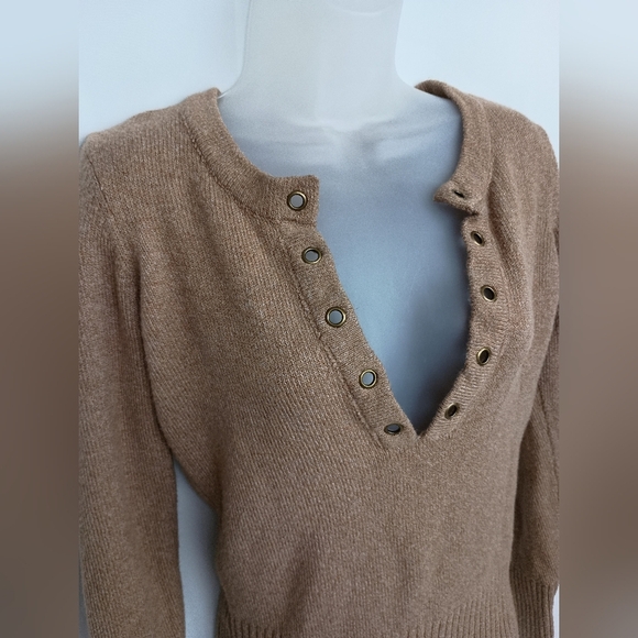 NWT Gimmicks by BKE Tan Brown Soft Stretchy Casual V-Neck Sweater (#685) - Picture 5 of 7
